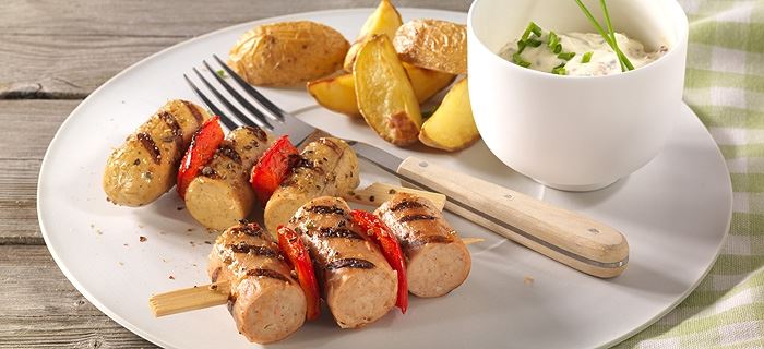 Tofu-Bratwurstspieß mit Meerrettich-SenfdipTofu-Bratwurstspieß mit Meerrettich-Senfdip