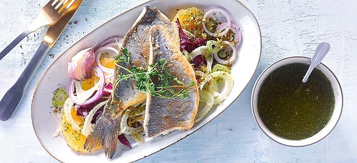 Doradenfilet mit Fenchel-Orangensalat