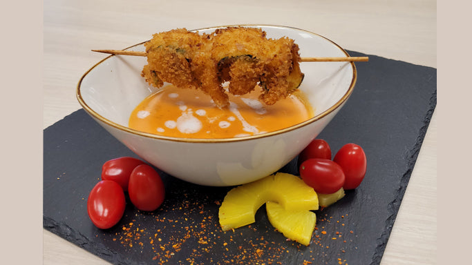 Tomatensuppe exotisch mit Garnelen-Lachs-Spießen (4 Portionen)