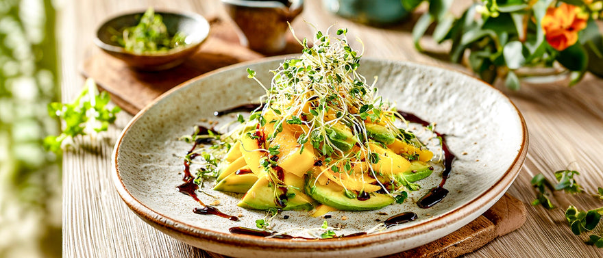 Exotischer Mango-Avocado-Salat