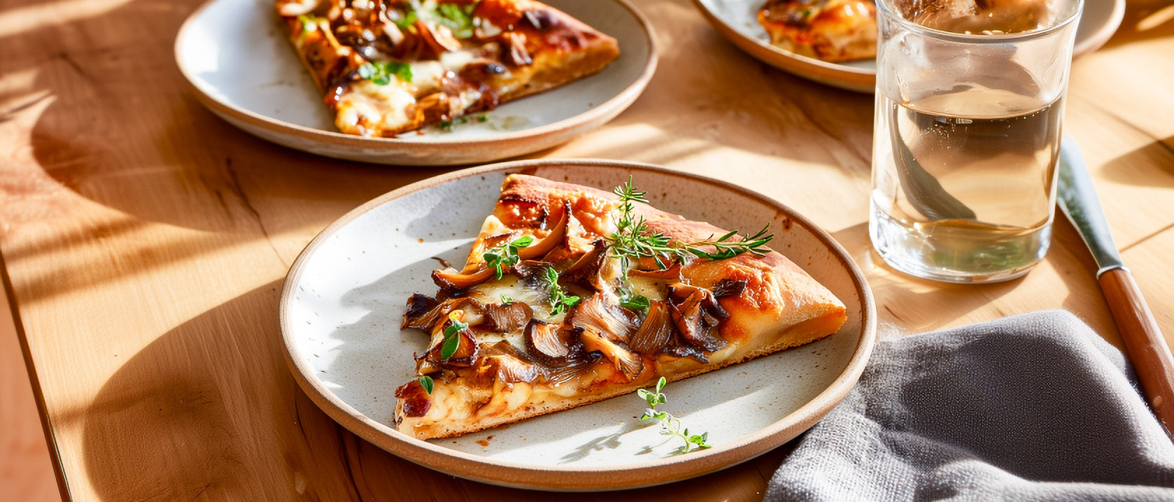 Pizzaecken mit Pfifferlingen und Kräutern
