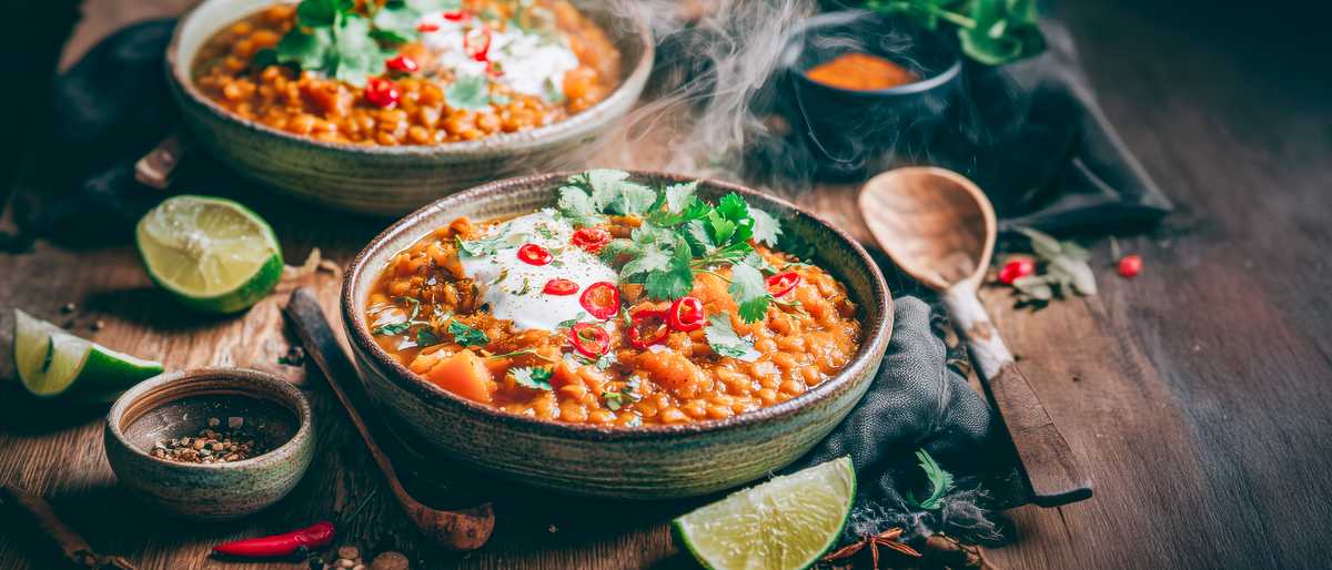 Curry von roten Linsen und Kürbis