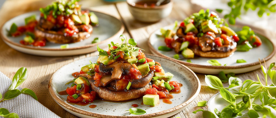 Gebratene Riesenchampignons mit Avocado und Tomatenvinaigrette