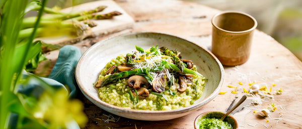 Bärlauch-Risotto mit Pilzen, Spargel und Pesto Verde