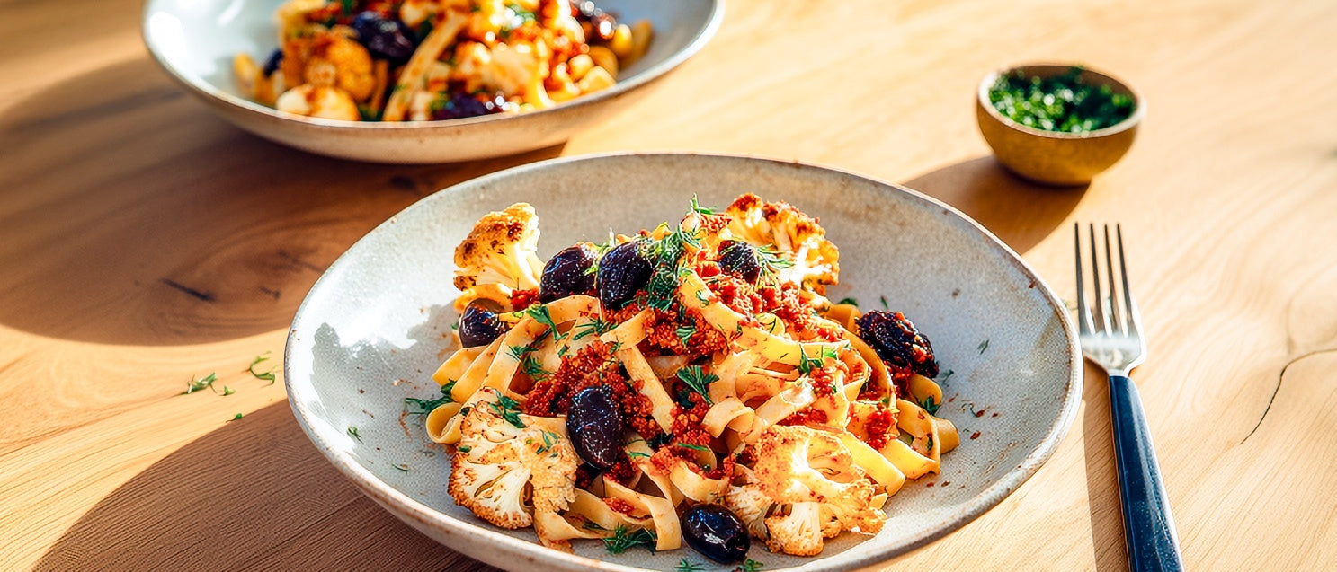 Bandnudeln mit geröstetem Blumenkohl und GEFRO Pesto Rosso