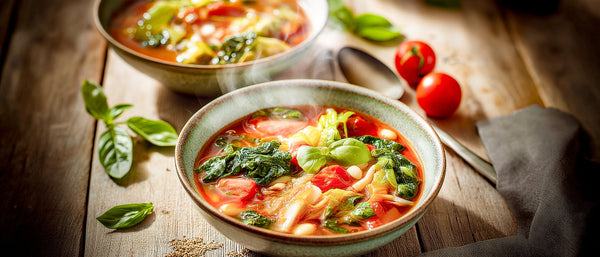 Tomatensuppe mit Wirsing und Bohnen