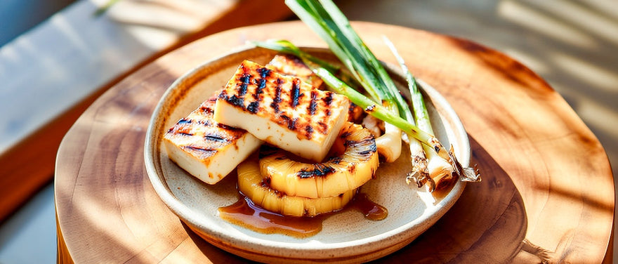 Gegrillter Tofu mit Ananas und Frühlingszwiebeln