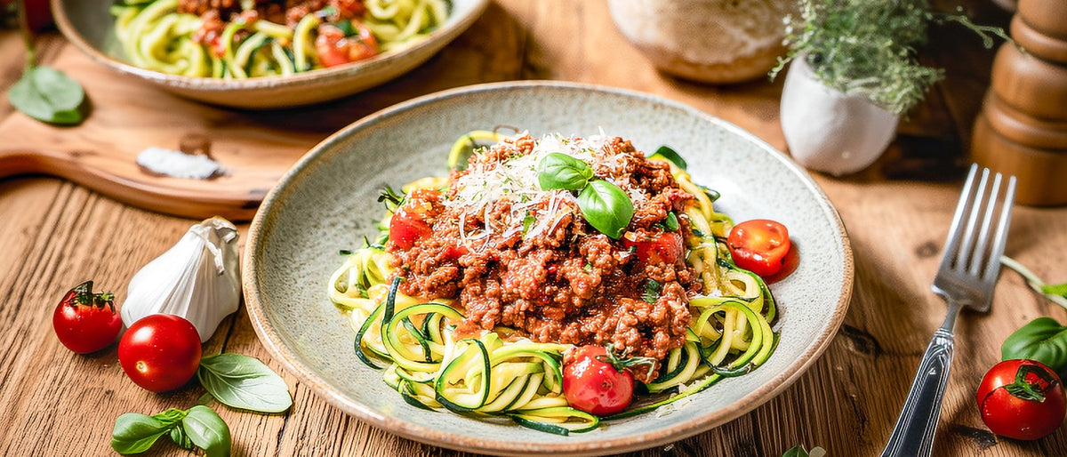 Zucchinispaghetti mit Hackfleischsugo