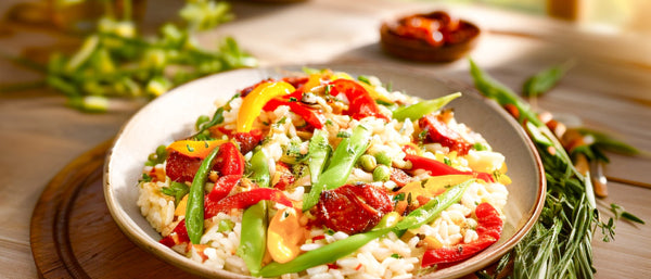 Sommerliches Risotto mit Pilzen, Paprika, Zuckerschoten und Chorizo