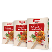 Drei Packungen GEFRO Klassik Schnitzel mexikanisch, vegane pikante Pfanne mit Mais und Paprika, frontal gezeigt