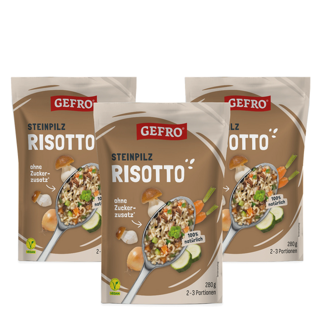 Drei Packungen GEFRO Steinpilz-Risotto, vegan, 280 g, mit Abbildung von Risotto auf einem Löffel und Gemüse￼