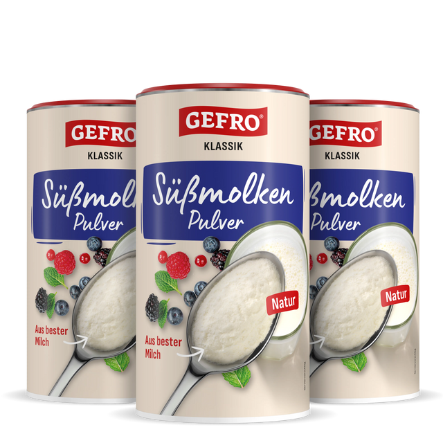 Drei Dosen GEFRO Süßmolkenpulver Klassik Natur, vorne mit Löffel voller Pulver und Beeren auf der Verpackung