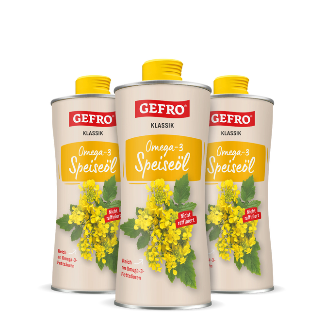 Drei Flaschen GEFRO Klassik Omega-3 Speiseöl, nicht raffiniert, mit gelbem Verschluss und Rapsblütenmotiv