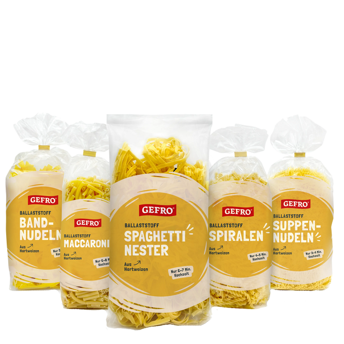Fünf Packungen GEFRO Ballaststoff-Nudeln in verschiedenen Sorten, mittig Spaghetti-Nester, freigestellt gezeigt.