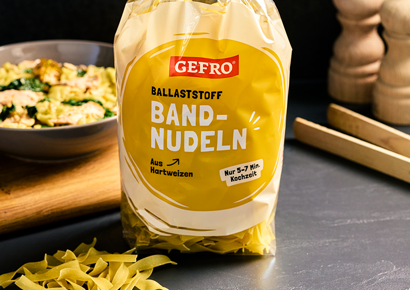 Verpackung GEFRO Ballaststoff-Bandnudeln aus Hartweizen, vorne gezeigt, für schnelles Kochen in 5–7 Minuten