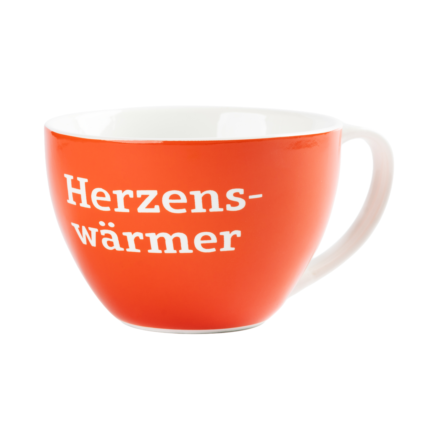 Rote Tasse mit weißem Innenraum und Henkel, bedruckt mit dem Schriftzug „Herzenswärmer“ für Heißgetränke