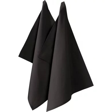 Zwei schwarze Geschirrtücher aus Stoff hängen nebeneinander und eignen sich zum Trocknen in der Küche.