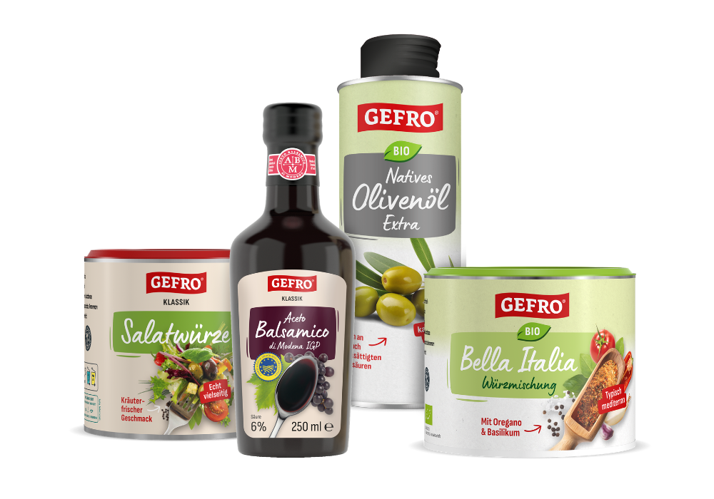Vier GEFRO Produkte für Salat und mediterrane Küche: Salatwürze, Aceto Balsamico, Olivenöl und Würzmischung