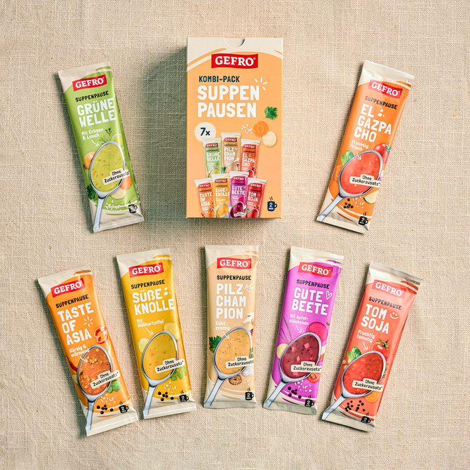GEFRO Kombi-Pack Suppenpausen mit sieben Portionsbeuteln in verschiedenen Sorten, flach auf hellem Stoff ausgelegt