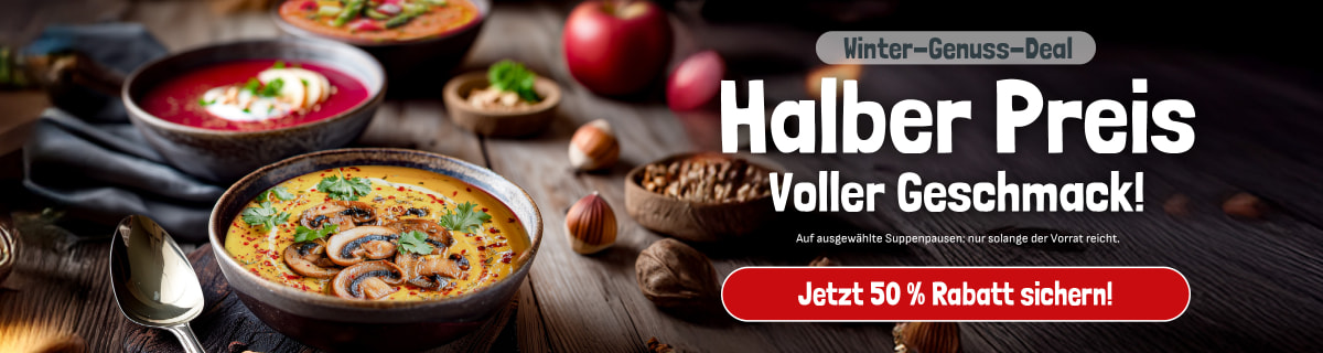 Drei Schalen cremiger Suppen auf Holztisch, mit Pilzen und Kräutern garniert, daneben Nüsse und Gewürze. Text: „Winter-Genuss-Deal – Halber Preis, voller Geschmack. Jetzt 50 % Rabatt sichern“