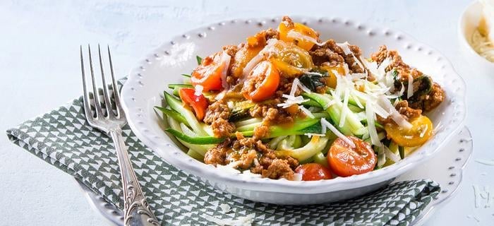 Zucchinispaghetti mit Hackfleischsugo