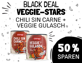 Werbebild für das „Black Deal Veggie-Stars“-Angebot von Gefro. Zu sehen sind zwei Dosen mit Fertiggerichten: „Chili sin Carne“ und „Veggie Gulasch“. Rechts steht in einem schwarzen Kreis „50 % sparen“. Der Hintergrund ist weiß mit dezenten grafischen Elementen.