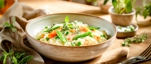 Fr&uuml;hlingsrisotto mit Zuckerschoten und jungen M&ouml;hren