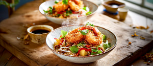 Knusprige Kokosgarnelen auf asiatischem Gem&uuml;sereis