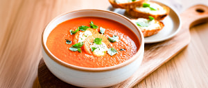 Tomaten-Orangensuppe mit Ricotta-Crostini