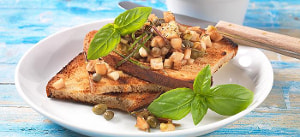 Auberginentatar mit Röstbrot