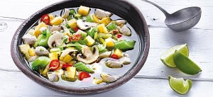 Feuriger Hähncheneintopf mit Ananas