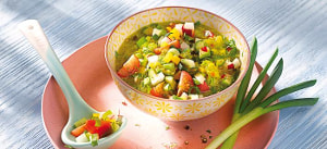 Gazpacho mit Spargel und Radieschen