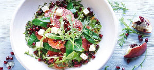 Grapefruitsalat mit Zuckerschoten und Rucola