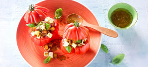 Ochsenherztomaten mit Mozzarella gefüllt