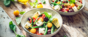 Schafsk&auml;sesalat mit Artischocken