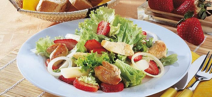 Erdbeersalat mit Spargel - Rezept | GEFRO