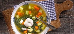 Grünkohl-Karottensuppe mit Kartoffeln