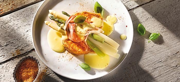 Italian-Toast mit Spargel, Hollandaise &amp; Parmaschinken | GEFRO