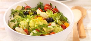 Italienischer Kartoffelsalat mit Tomaten, Artischocken und Oliven