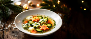 Klare Brühe mit Gemüsesternen