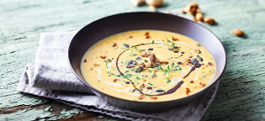Kürbissuppe mit Nusskrokant