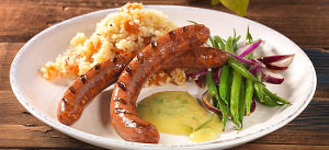 Lammbratwürste mit Aprikosen-Couscous