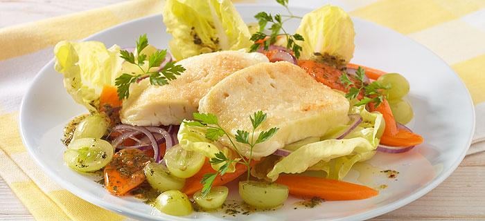 Möhren-Traubensalat mit Fetakäse - Rezept | GEFRO