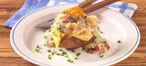 Ofenkartoffeln mit Gemüse-Specksoße