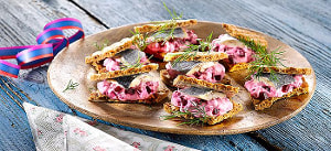 Rote Beete-Heringsknusperle