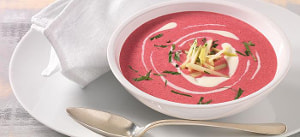 Rote Beete-Lauchcremesuppe mit Apfel