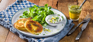 Sellerieschnitzel mit Feldsalat und Zitronenremoulade
