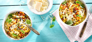 Sommerliche Pasta mit Auberginen-Tomatensugo