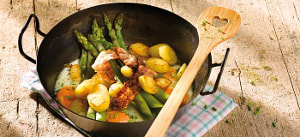 Spargel-Kartoffelpfanne mit Speck und Ei