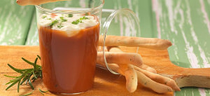 Tomatencappuccino mit Ginsahne und Rosmarin-Grissini